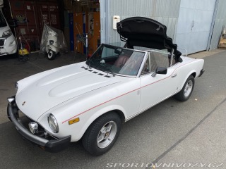 Fiat 124 Spider 2,0 / 77 Kw