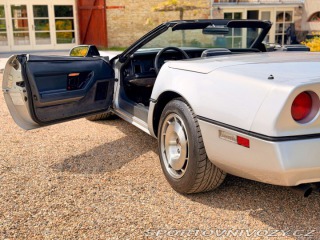 Chevrolet Corvette 5.7 V8 | Manuál 23 560mil 1986