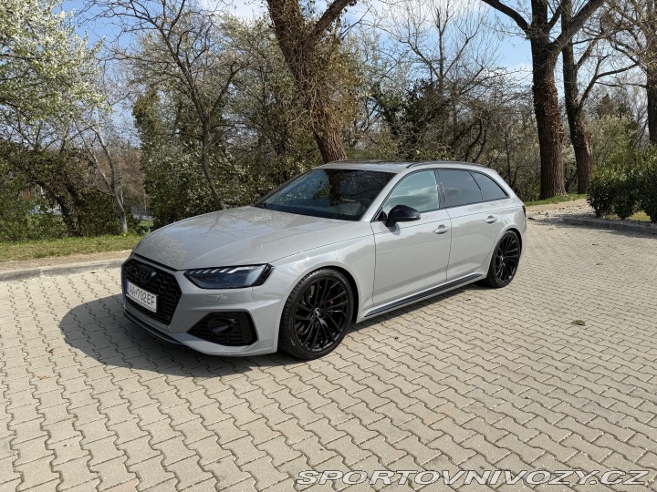 Audi RS4 2023